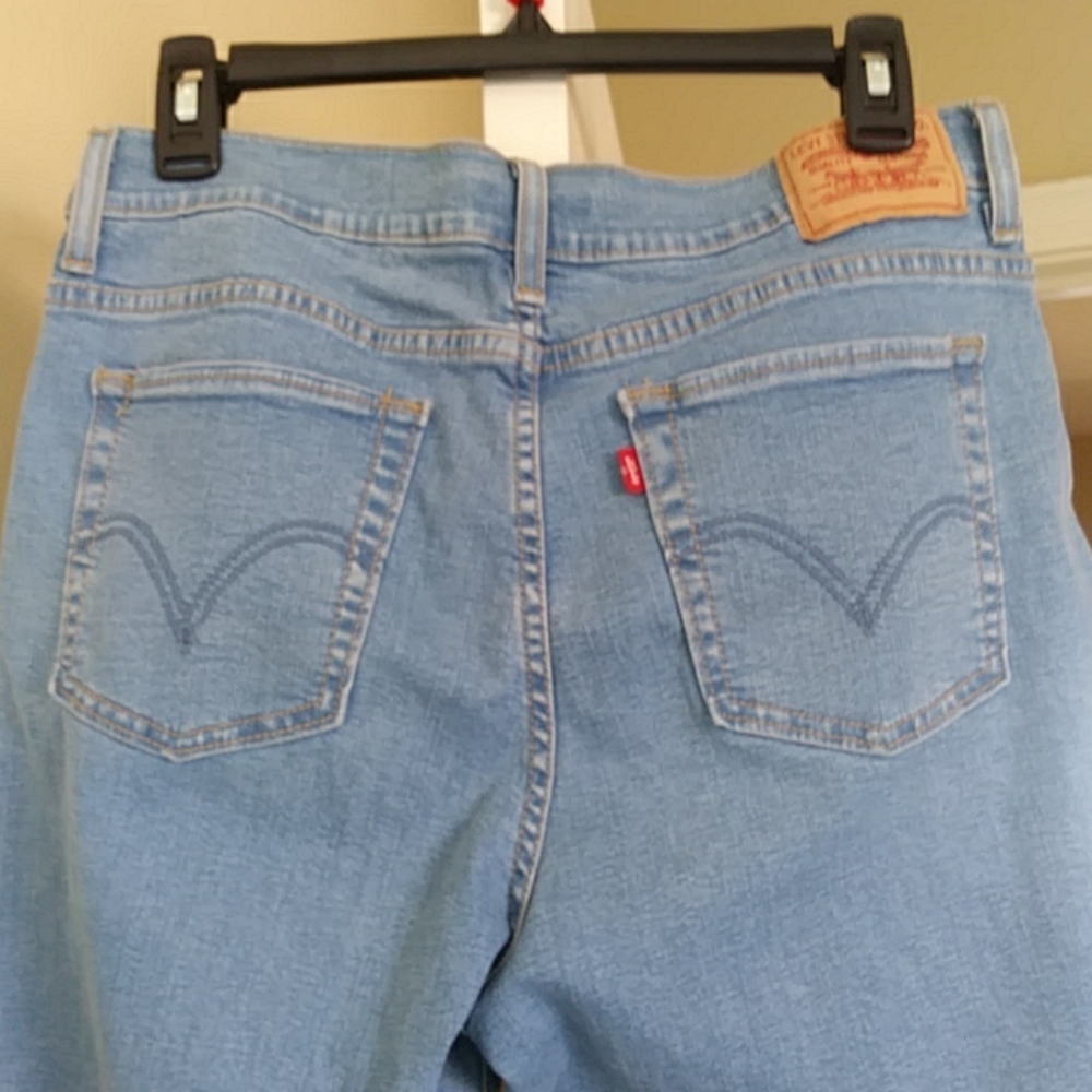 Levis 512 perfectly slimming capris - Picture 5 of 7